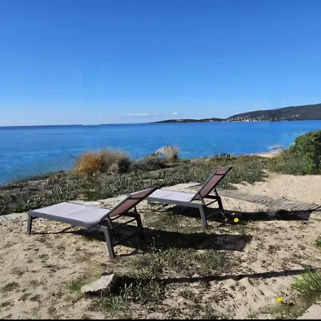 T3 Paradisiaque Sur La Plage, Les Pieds Dans L'eau
