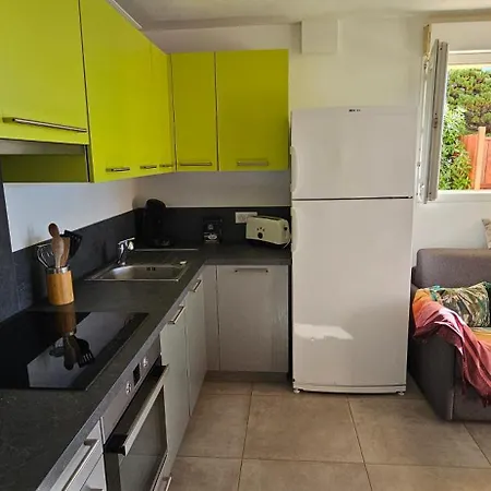 T3 Paradisiaque Sur La Plage, Les Pieds Dans L'eau * Olmeto (Corsica)