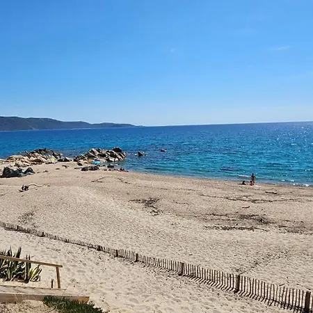 Apartment T3 Paradisiaque Sur La Plage, Les Pieds Dans L'eau *